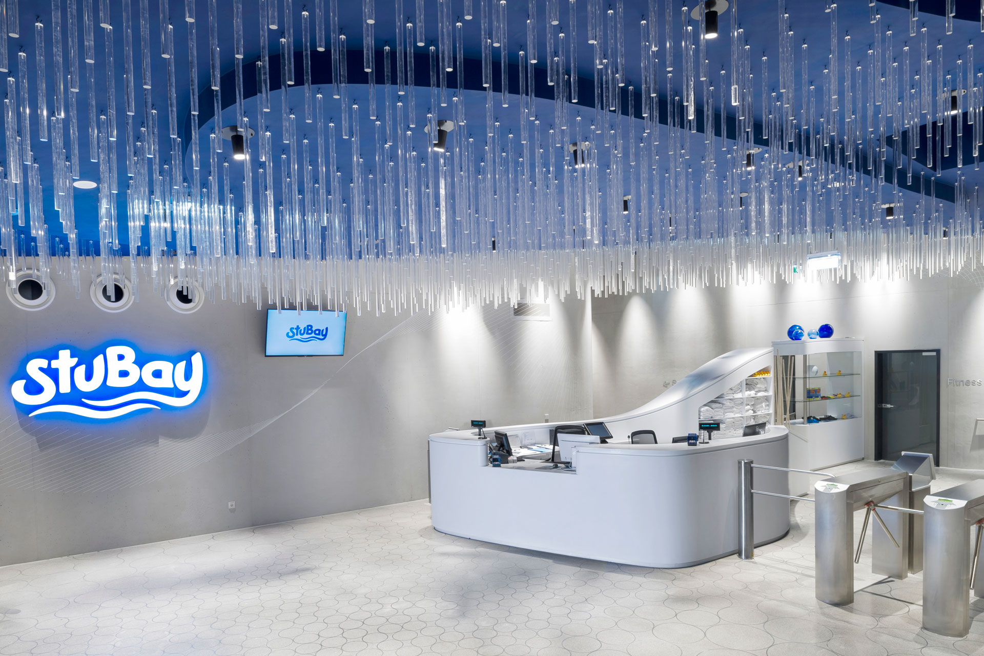 Eingangsbereich im StuBay – Lichttechnik von Elektro Schiller